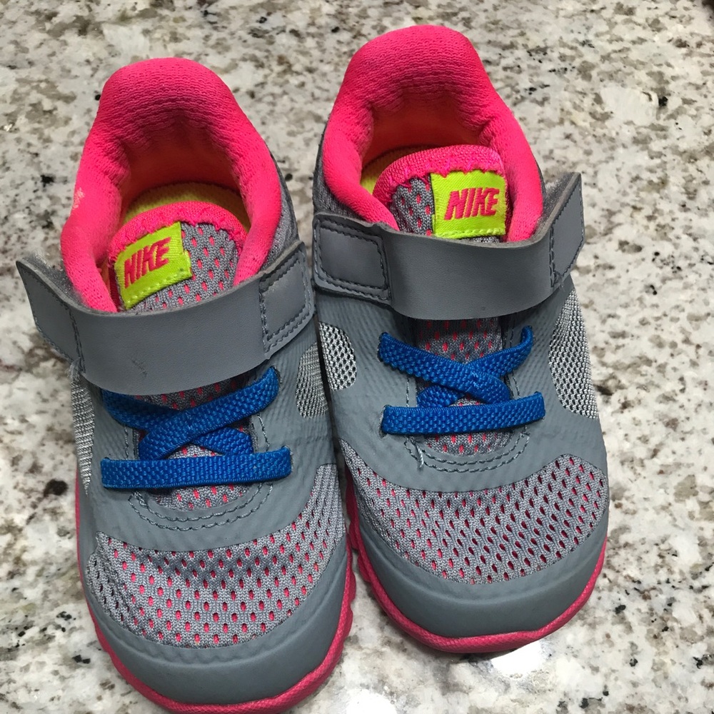 Nike toddler sneakers size 5